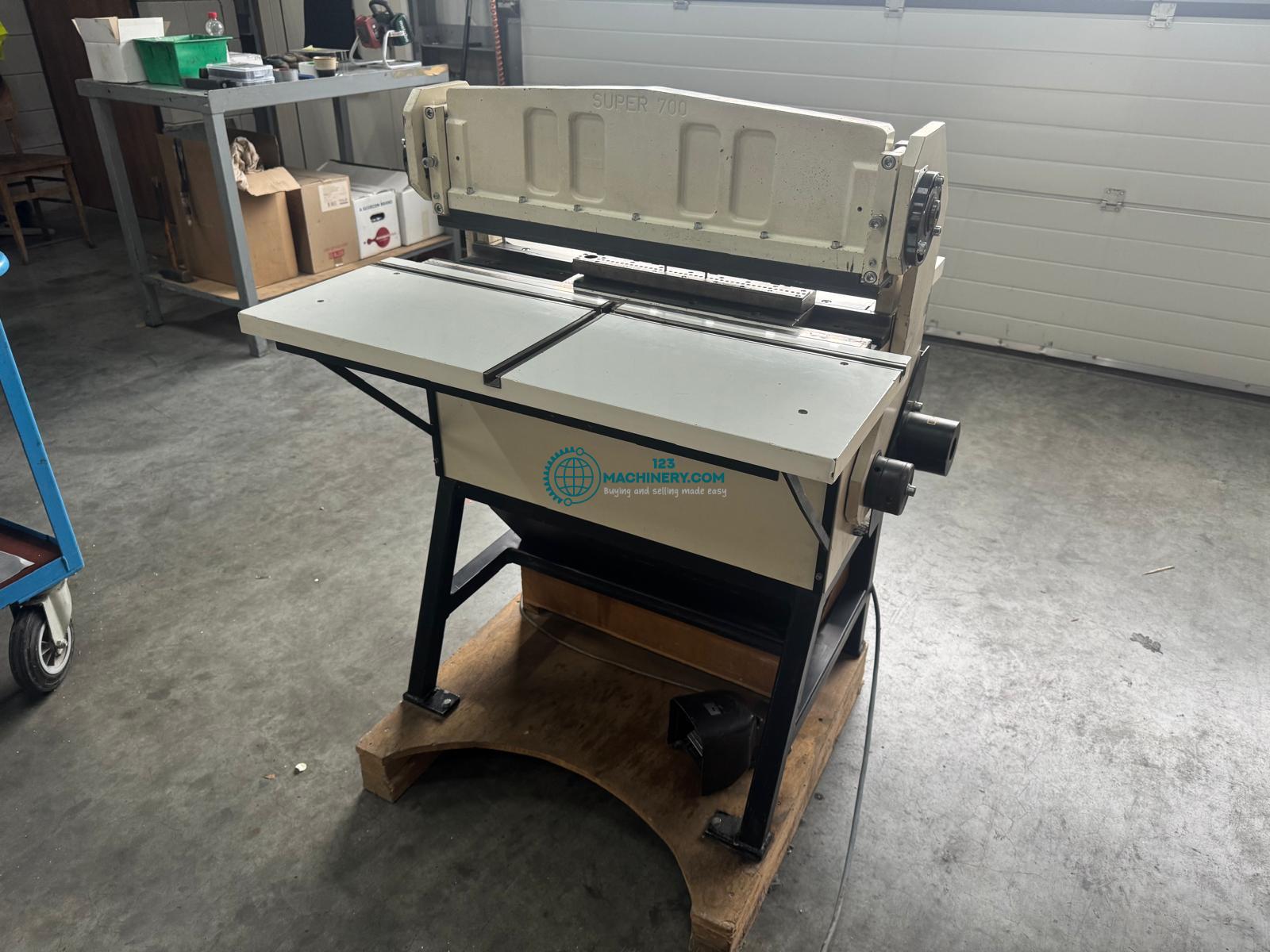 Mostrar anuncio Renz Super 700 wiro punching machine